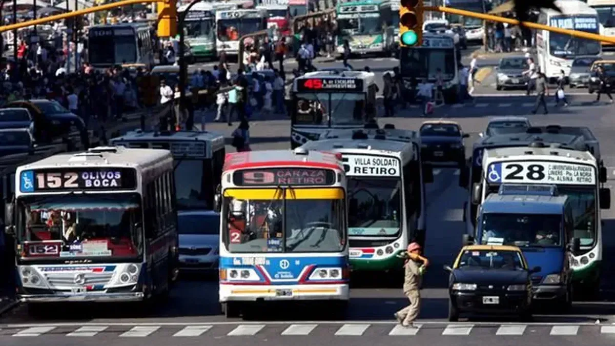 Anticiparon que empresarios del transporte pagarán aguinaldo y sueldo en cuotas por falta de subsidios
