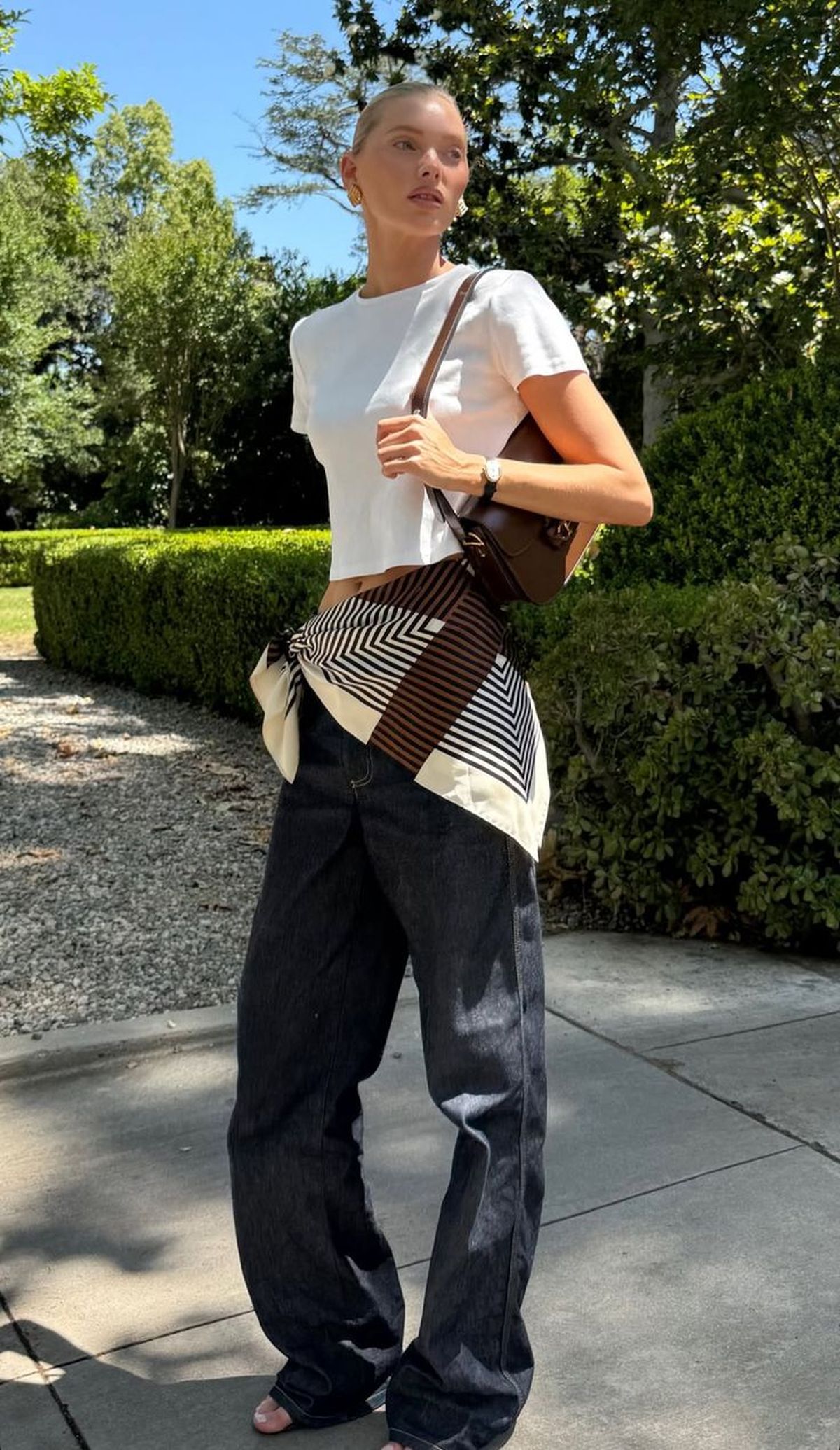 Esta temporada predomina el estilo maximalista y la era de la Dolce Vita. Estas tendencias se pueden incluir en cualquier look básico. Esta temporada predomina el estilo maximalista y la era de la Dolce Vita. Estas tendencias se pueden incluir en cualquier look básico.