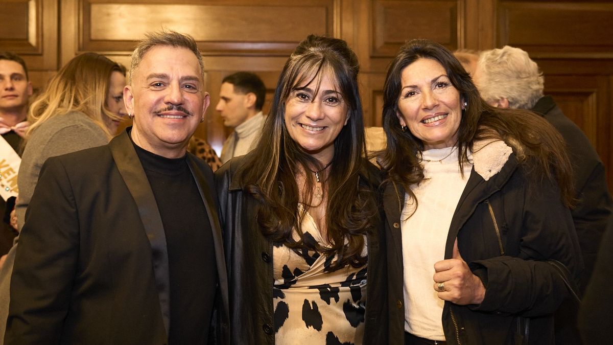 Rodolfo "Rodi" Gravina, Anita Peralta y Miriam Lázaro, entre los primeros asistentes en llegar al estreno del musical. Rodolfo "Rodi" Gravina, Anita Peralta y Miriam Lázaro, entre los primeros asistentes en llegar al estreno del musical.