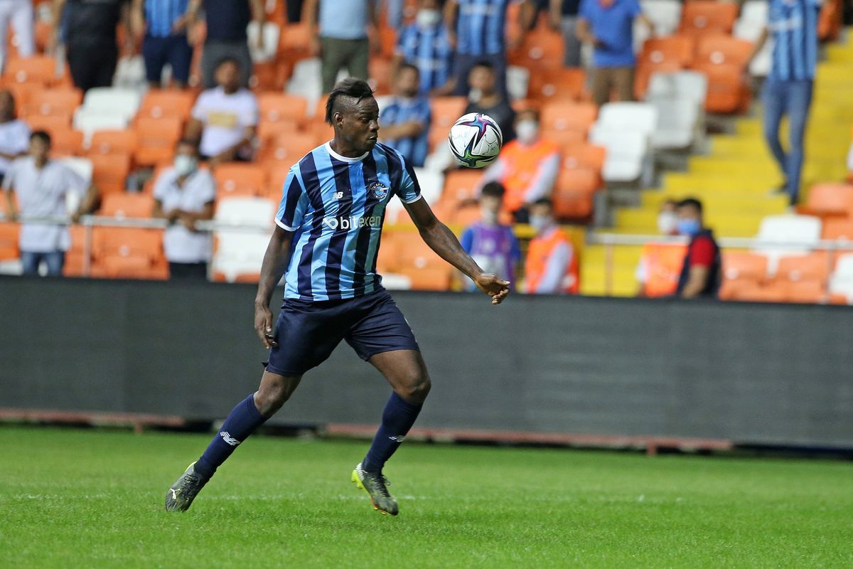Balotelli en el Adana Demirspor de Turquía. Balotelli en el Adana Demirspor de Turquía. 