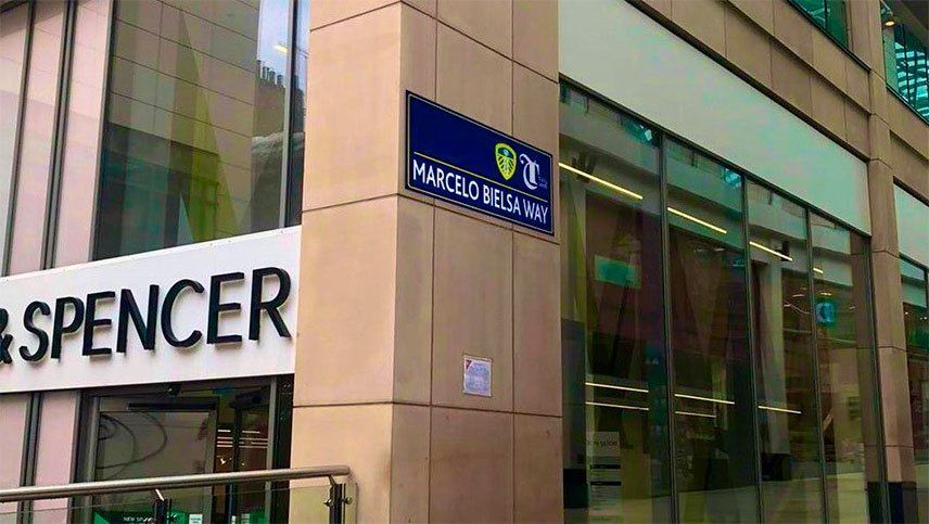 Una calle de la ciudad de Leeds lleva el nombre de Marcelo Bielsa