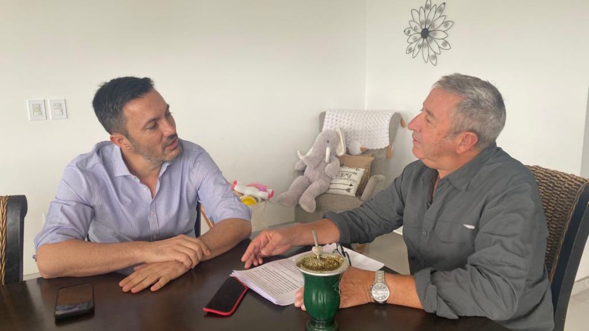 Julio Cobos apoyó la precandidatura de Luis Petri para gobernador desde que este le dijo cuáles eran sus intenciones. Así se los vio durante la campaña.