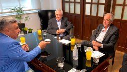 Cumbre en AFA: Tapia se reunió con Ameal y DOnofrio