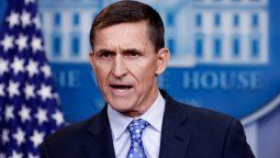 Trump altera ahora su versión sobre por qué despidió a Flynn