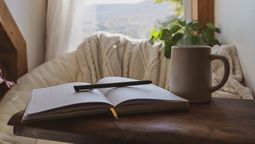 Qué es el journaling y qué beneficios tiene para la salud, según la psicología.