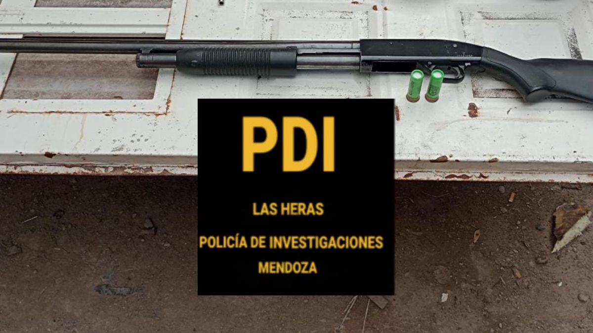 Víctima de la inseguridad en Mendoza, un lasherino había denunciado el saqueo de su vivienda, y la policía logró encontrar los elementos robados en una casa vecina, incluida una escopeta de repetición manual (tipo Ithaca).