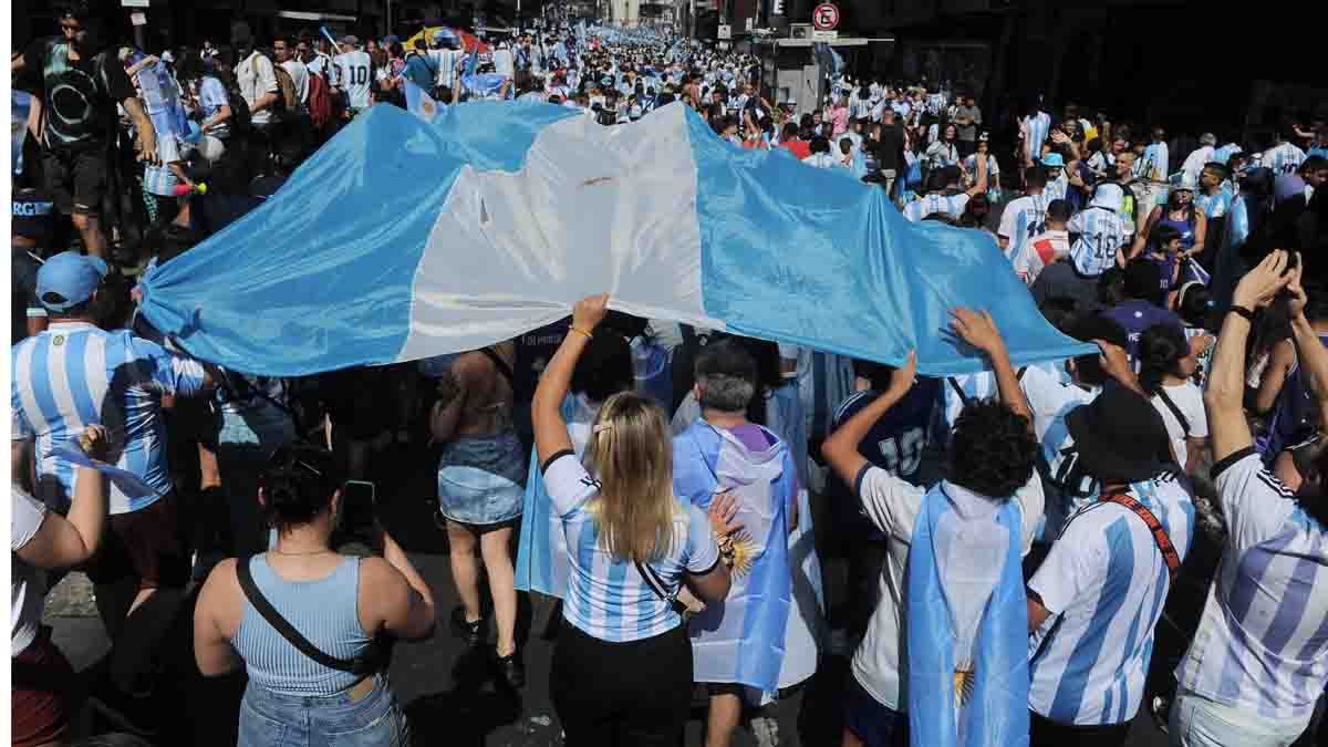 Interminable. La imagen muestra la gran cantidad de gente movilizada en el Obelisco.