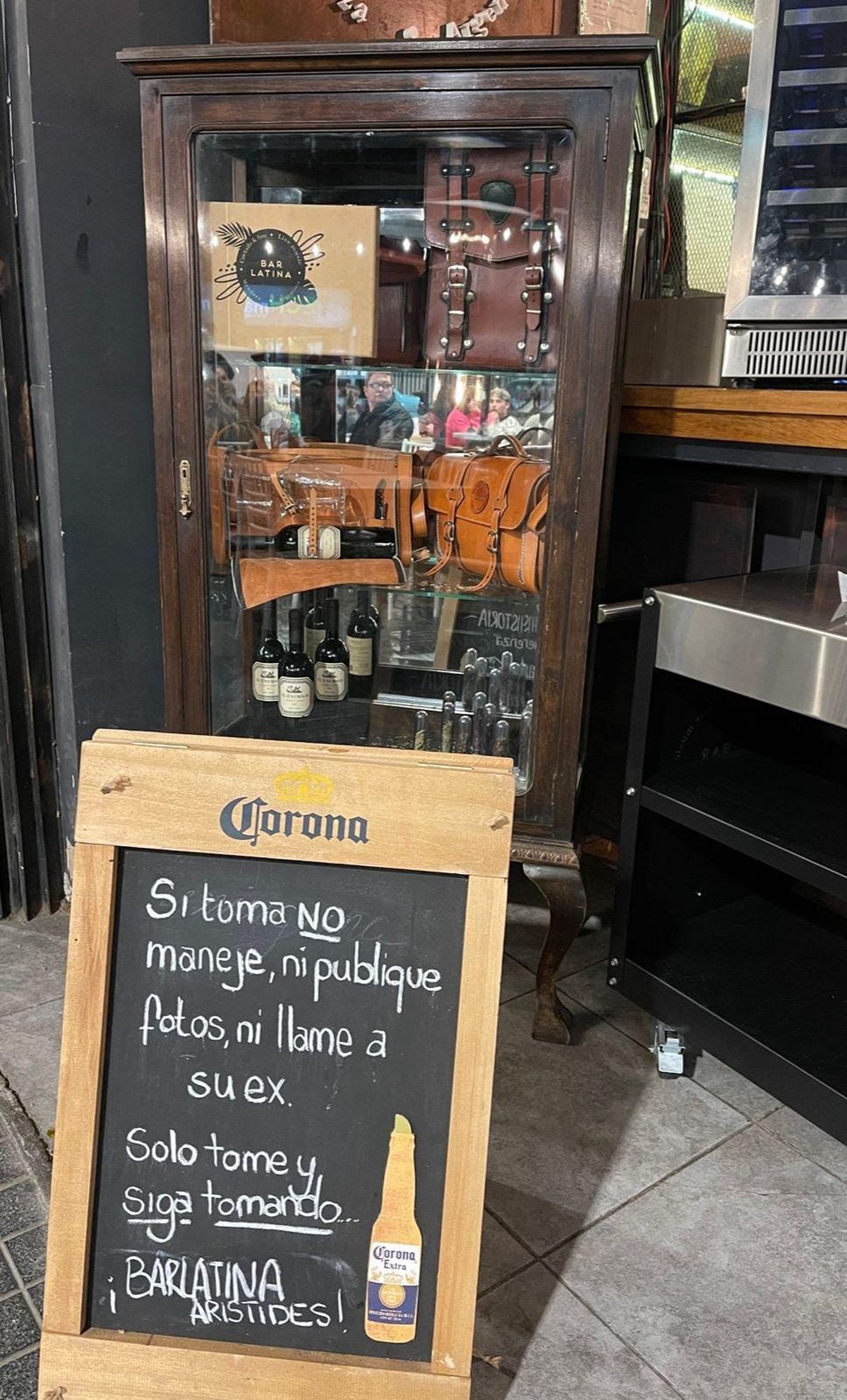 Gran consejo del Bar Latina.