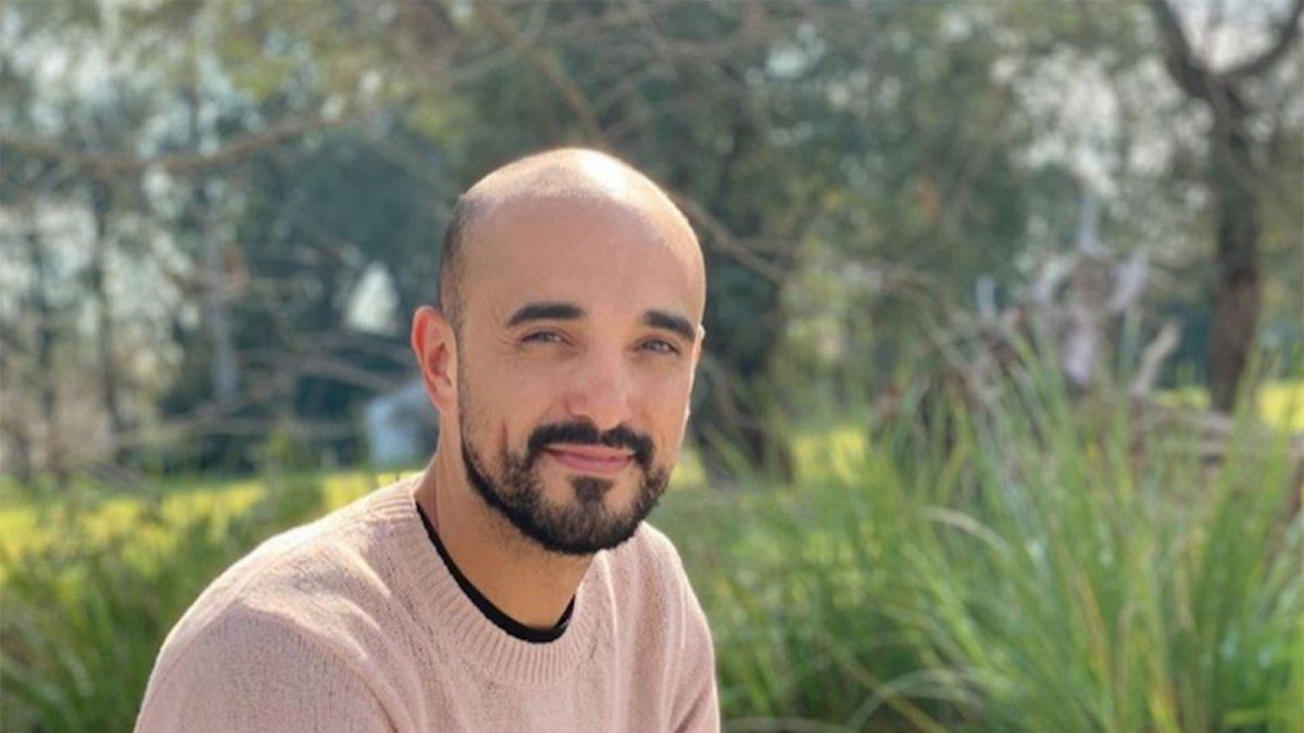 Abel Pintos presentó su nueva canción Piedra libre