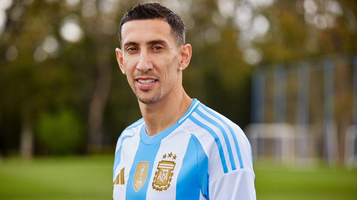 Di María con la nueva camiseta.