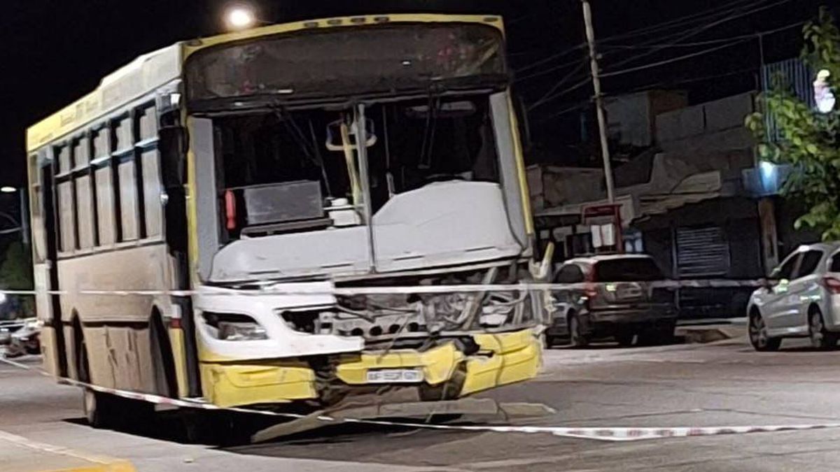 Un hombre de 81 años murió tras un accidente entre un micro y un auto en Guaymallén