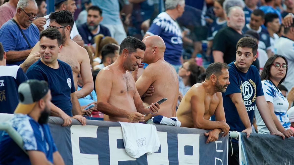 El calor no fue obstáculo para llenar la cancha (UNO/Nicolás Ríos) El calor no fue obstáculo para llenar la cancha (UNO/Nicolás Ríos)