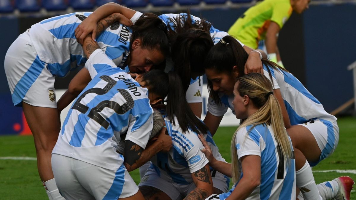 La Selección argentina se mide ante Colombia por las semifinales de la Copa América femenina.&nbsp;