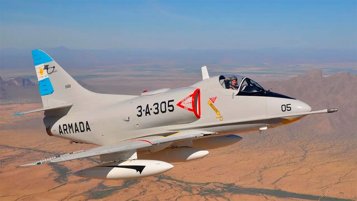 Machado compró un A-4C y lo hizo reformar y repintar para replicar el A-4Q 0658/3-A-305 de la Armada Argentina, uno de los aviones involucrados en el hundimiento del HMS Ardent en la guerra de Malvinas. Machado compró un A-4C y lo hizo reformar y repintar para replicar el A-4Q 0658/3-A-305 de la Armada Argentina, uno de los aviones involucrados en el hundimiento del HMS Ardent en la guerra de Malvinas.