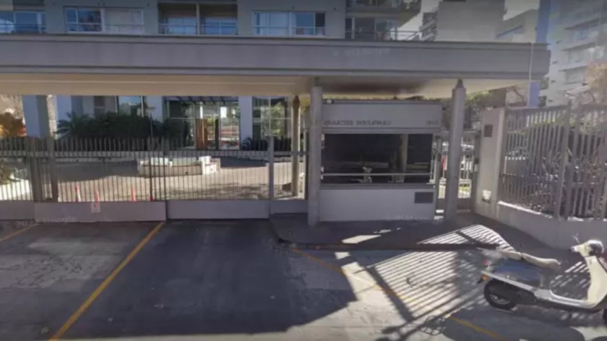 La mujer del barbijo: lo sedujo por Tinder, acordaron un encuentro y le robó más de 100.000 dólares