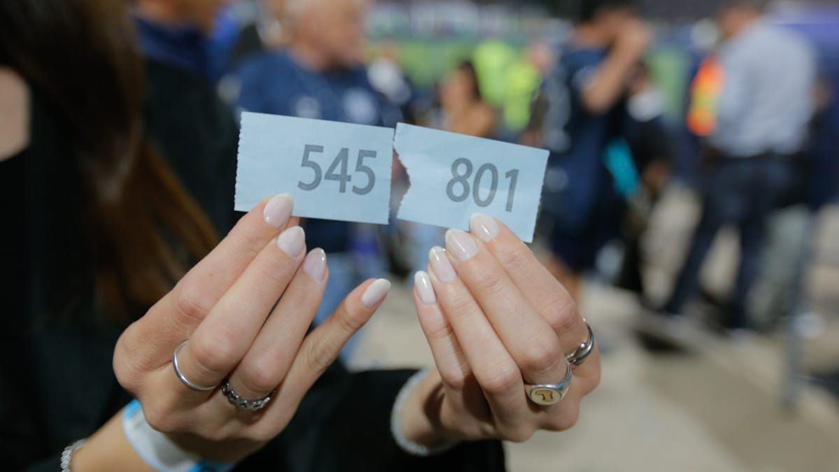 Los números favorecidos en el último sorteo de camisetas de Independiente Rivadavia. Los números favorecidos en el último sorteo de camisetas de Independiente Rivadavia.