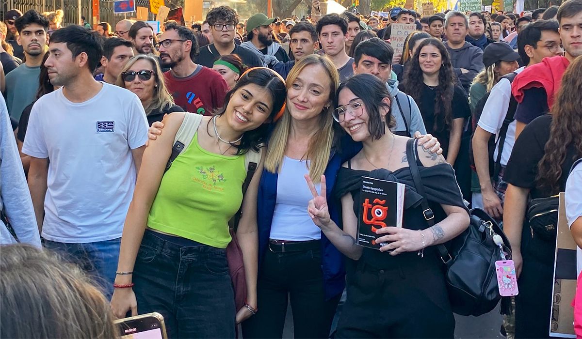 Anabel Fernández Sagasti en la marcha universitaria de Mendoza.