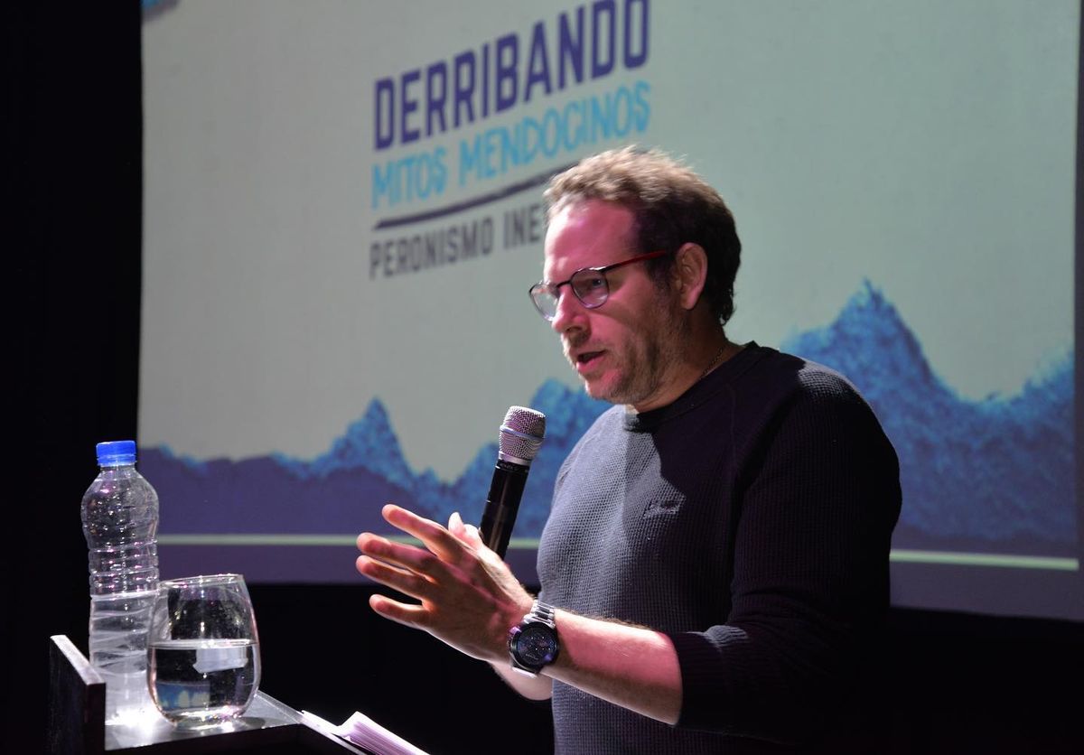 Ilardo, si quiere, puede ser precandidato a gobernador y a diputado nacional. Ya lo hizo Alejandro Bermejo en 2019 y él mismo (aspirando a la intendencia de Godoy Cruz y a la Legislatura), en 2011.