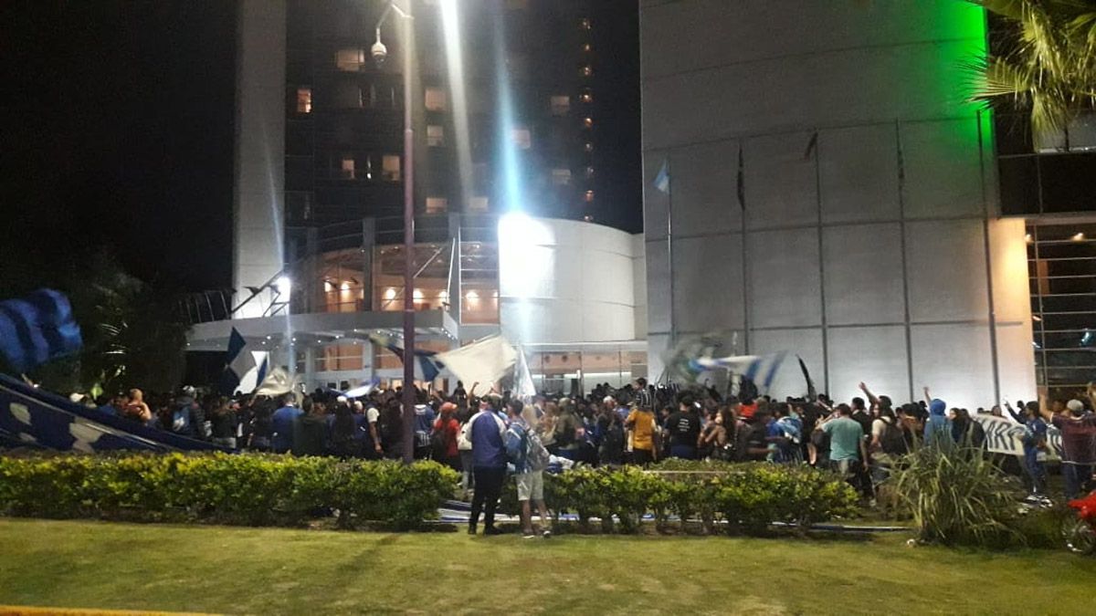 Los hinchas de Godoy Cruz le siguen haciendo el