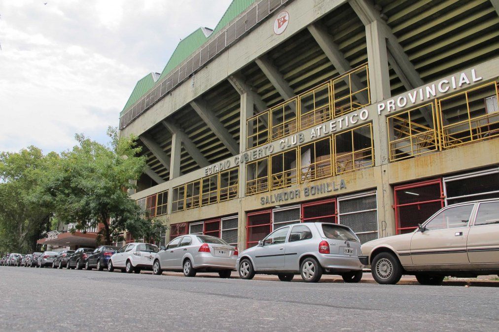 Clubes rosarinos contra el tarifazo: piden que la provincia aporte de su billetera los gastos necesarios