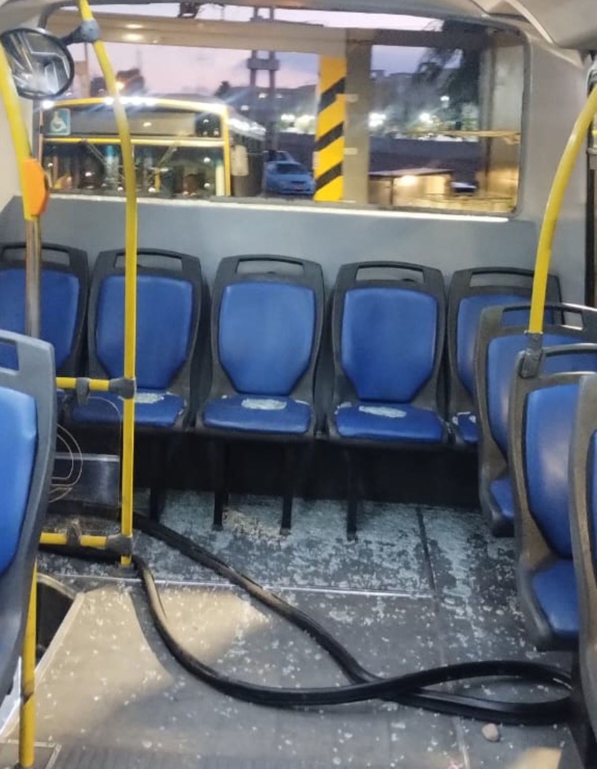 Las pérdidas fueron importantes. Reponer los vidrios costará millones. Las pérdidas fueron importantes. Reponer los vidrios costará millones.