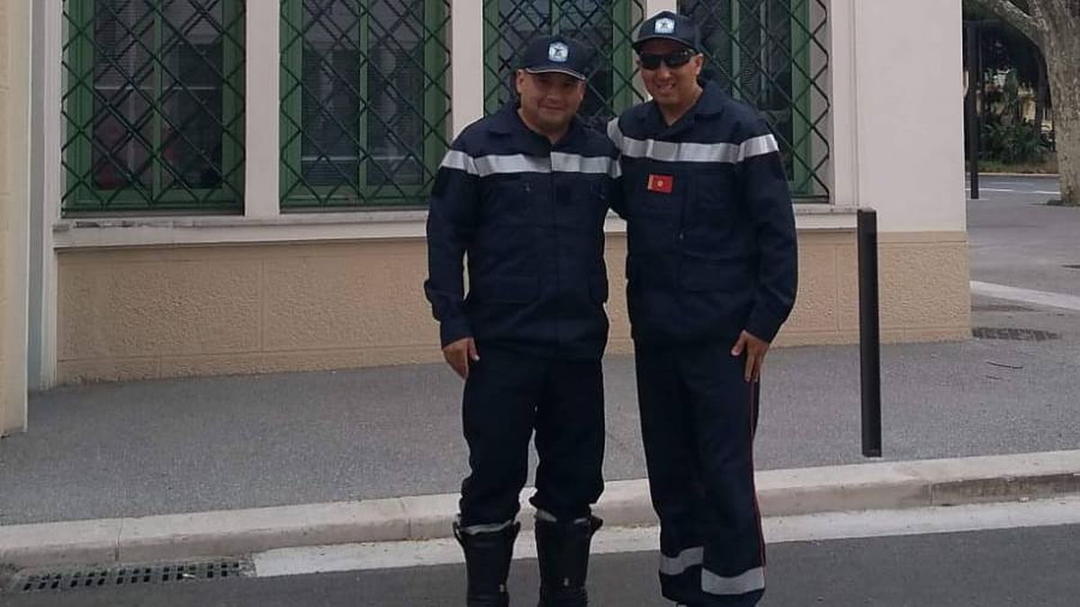 Cristian Moreno y Gustavo Tiritella. Son bomberos, amigos y camaradas. Comenzaron a los 15 años como cadetes en Luján. Cristian Moreno y Gustavo Tiritella. Son bomberos, amigos y camaradas. Comenzaron a los 15 años como cadetes en Luján.