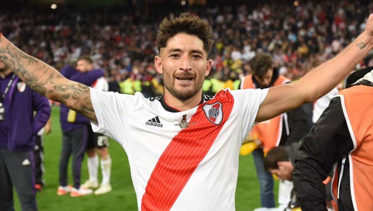 Milton Casco fue presentado en Colombia tras su salida de River con un guiño bien argentino