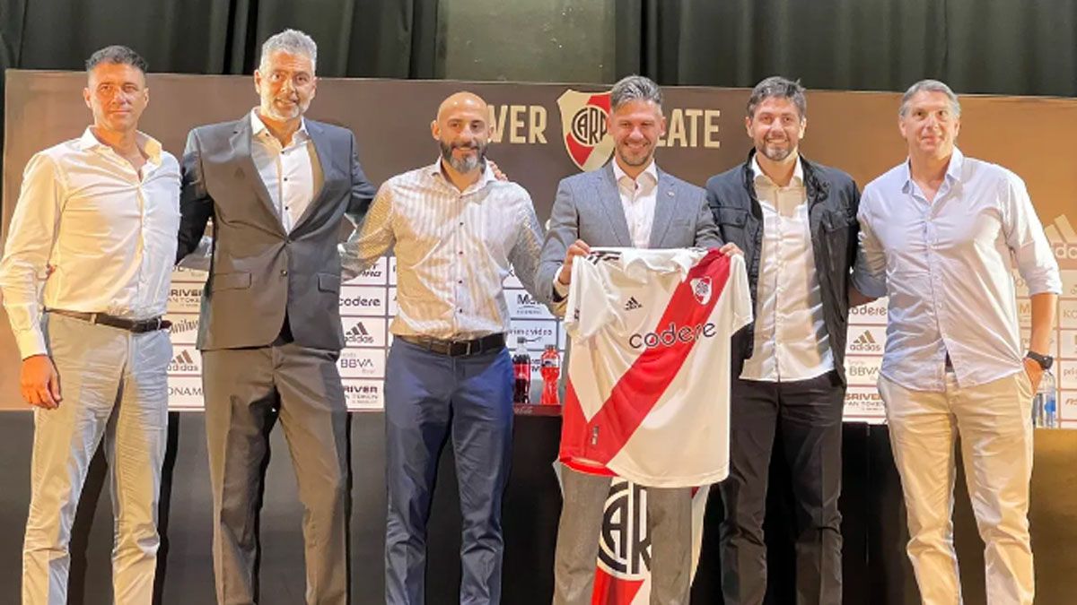 Riberi (primero a la izquierda) llegó a River a fines del año pasado.
