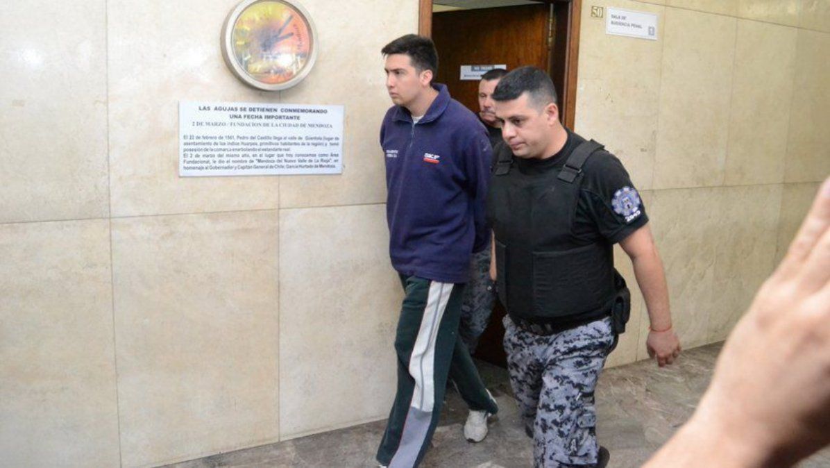 Andrés Di Césare, sentenciado a perpetua por el femicidio de Julieta González por 2 fallos de la Corte de Mendoza. Andrés Di Césare, sentenciado a perpetua por el femicidio de Julieta González por 2 fallos de la Corte de Mendoza.