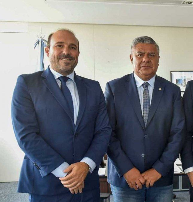 El hijo de Gonzalo el Pejerrey Belloso es buscado por la agresión a un joven en Mar del Plata. En la foto, el ex Rosario Central y actual dirigente de Conmebol junto a Chiqui Tapia, presidente de la AFA.
