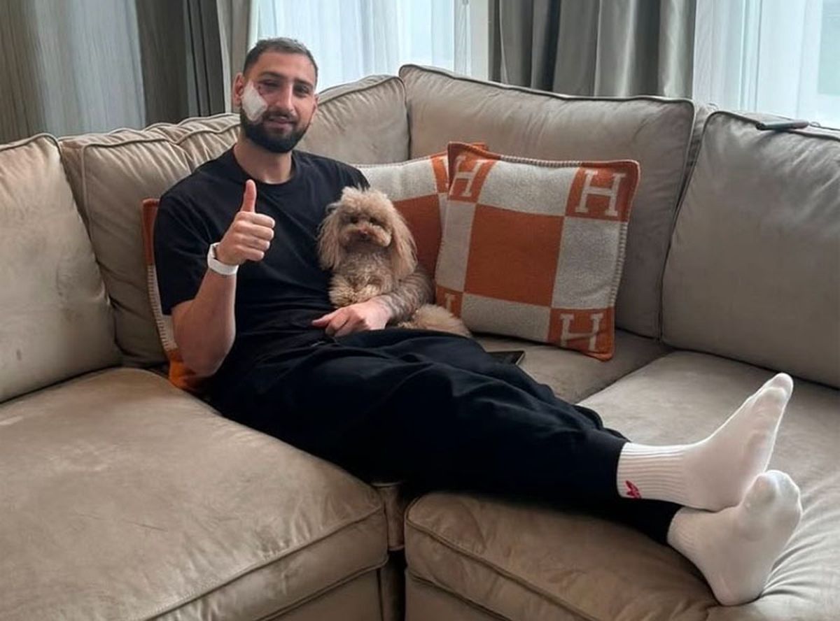 Gianluigi Donnarumma se recupera en su casa. Gianluigi Donnarumma se recupera en su casa.