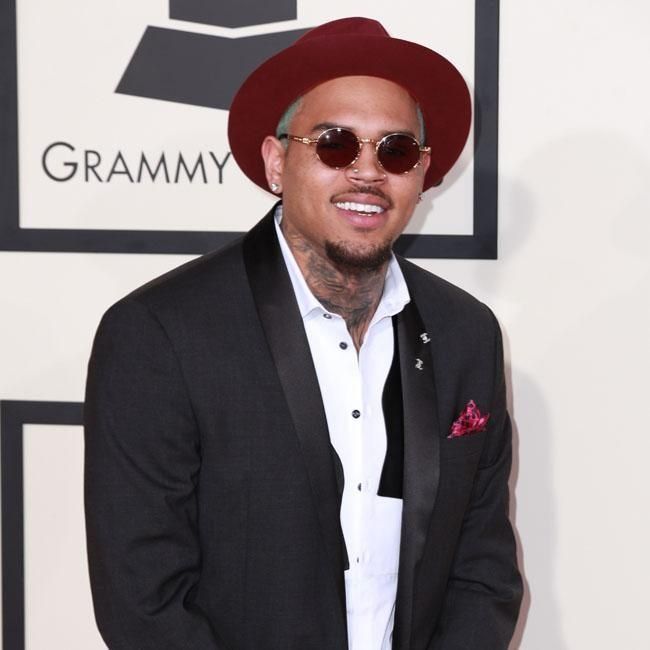 Chris Brown lanzó una canción horas después de ser puesto en libertad