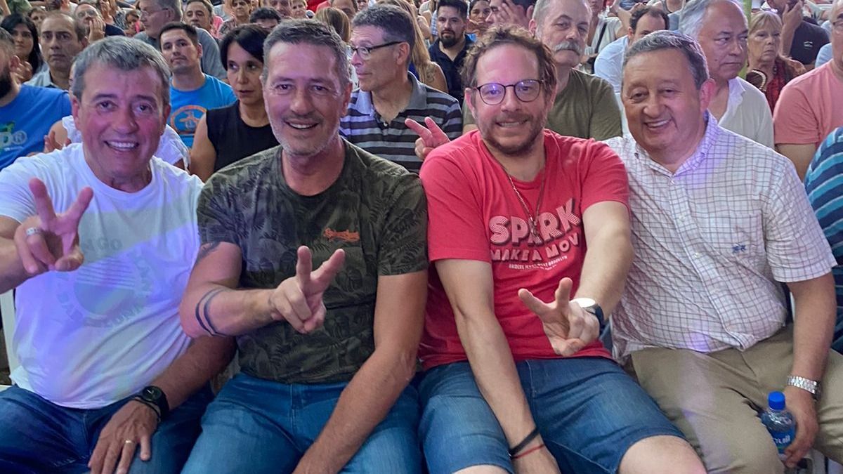 Adolfo y Alejandro Bermejo, Lucas Ilardo y Celso Jaque durante el acto de asunción de Florencia Destéfanis como presidenta del PJ.