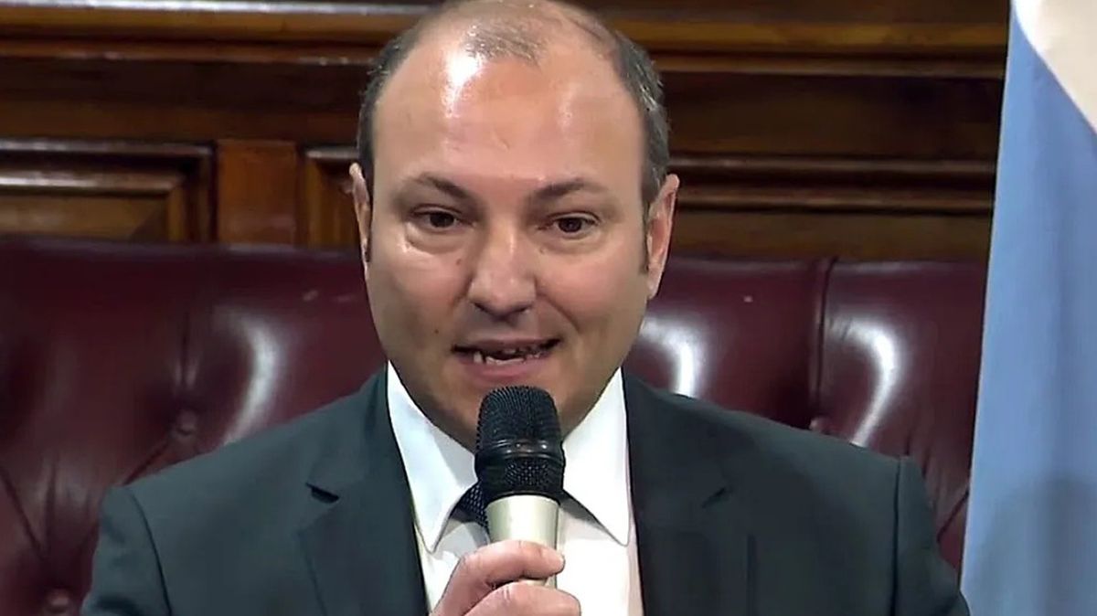 Otro juez polémico: Gastón Salmain. Otro juez polémico: Gastón Salmain.