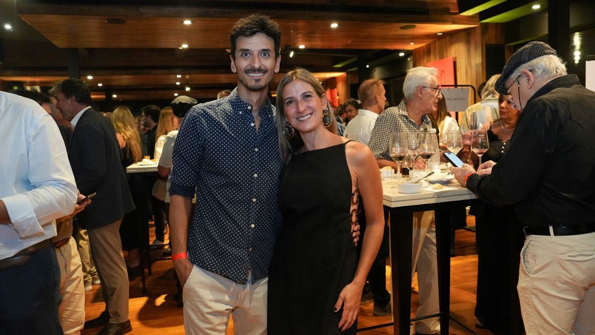 La dupla buena onda: Luis de la Fuente y Mariana Aghetoni. Foto: Martín Pravata. La dupla buena onda: Luis de la Fuente y Mariana Aghetoni. Foto: Martín Pravata.