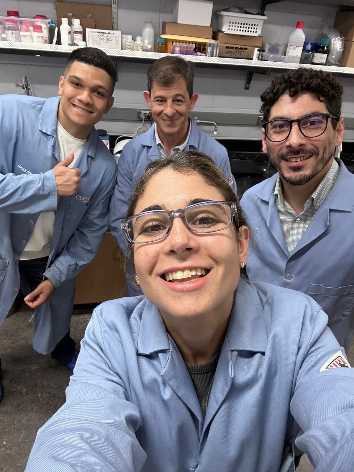El emprendimiento biotecnológico une Argentina con Brasil y Estados Unidos. Sus fundadores son: Carlos García, Tomás Benavides, Lucas Ayres y la mendocina Sofía García Franco.