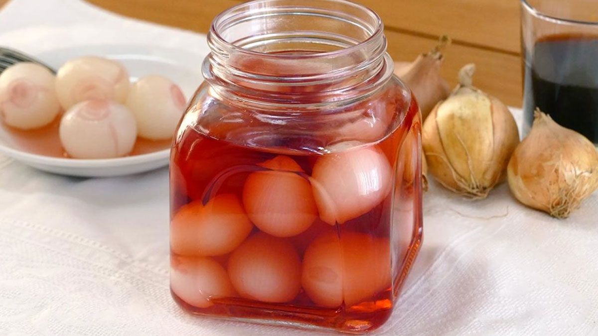 La receta de cebollitas en escabeche es fácil de hacer. La receta de cebollitas en escabeche es fácil de hacer.