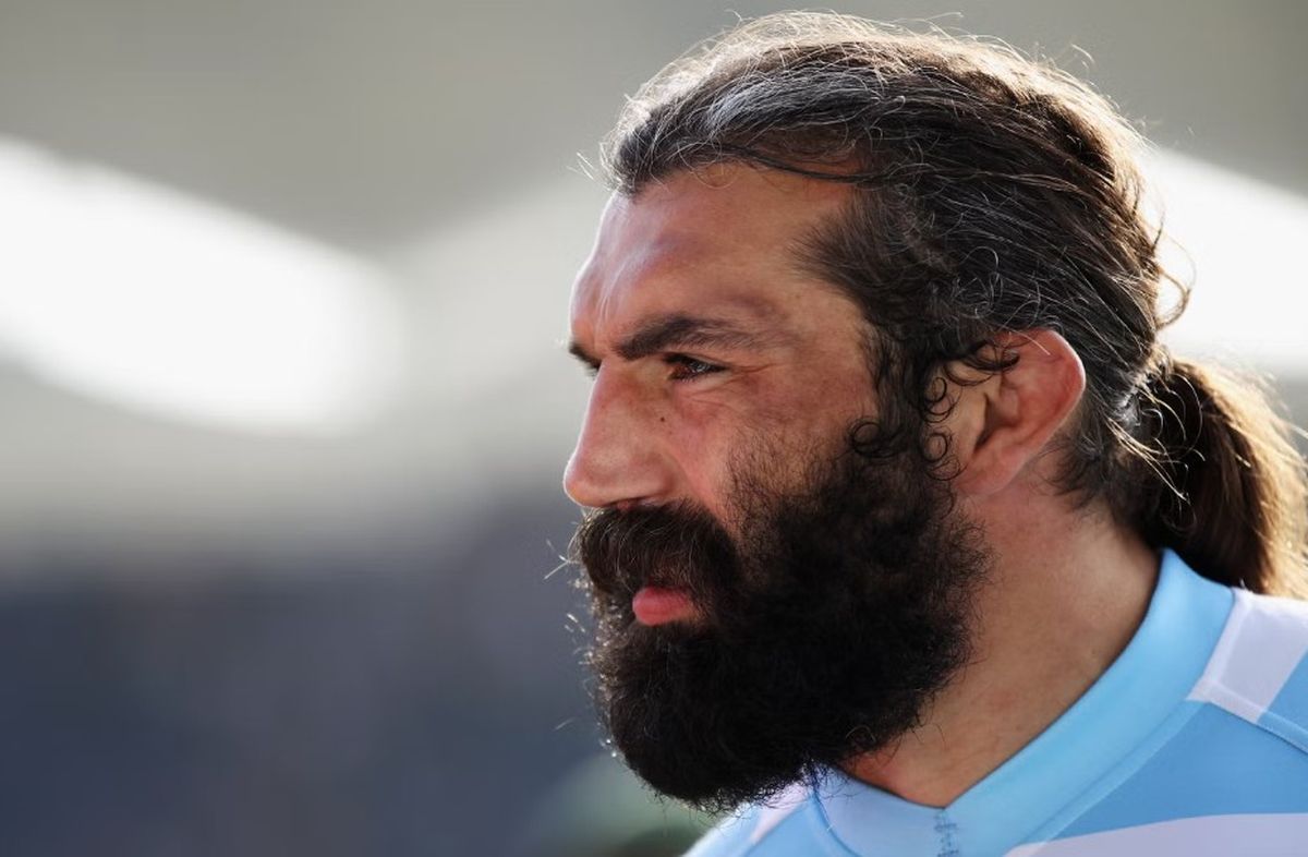 El exjugador compartió su testimonio de vida donde expresó: "A veces veo reportajes sobre mi propia carrera y me siento como un espectador". El exjugador compartió su testimonio de vida donde expresó: "A veces veo reportajes sobre mi propia carrera y me siento como un espectador".