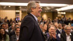 Apoyo para Fernández y desaire de los empresarios a Macri en la reunión de la UIA