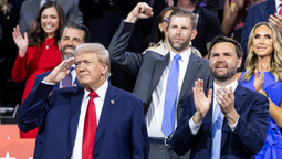 Donald Trump junto a su compañero de fórmula en las elecciones a la Presidencia, JD Vance, durante la campaña. Crédito: EFE/Justin Lane.