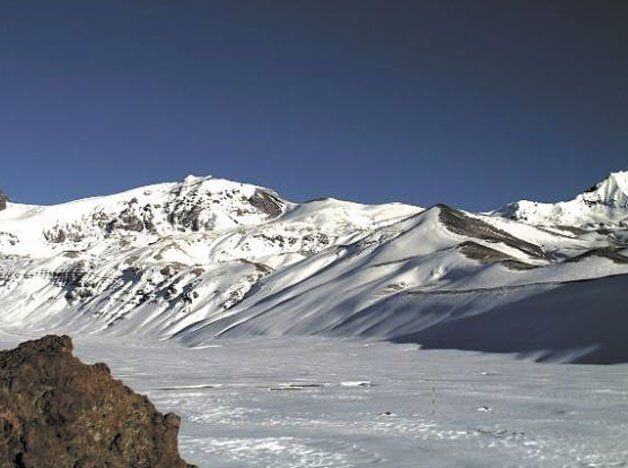 Sensores y cámaras vigilan el “sueño” del volcán Peteroa
