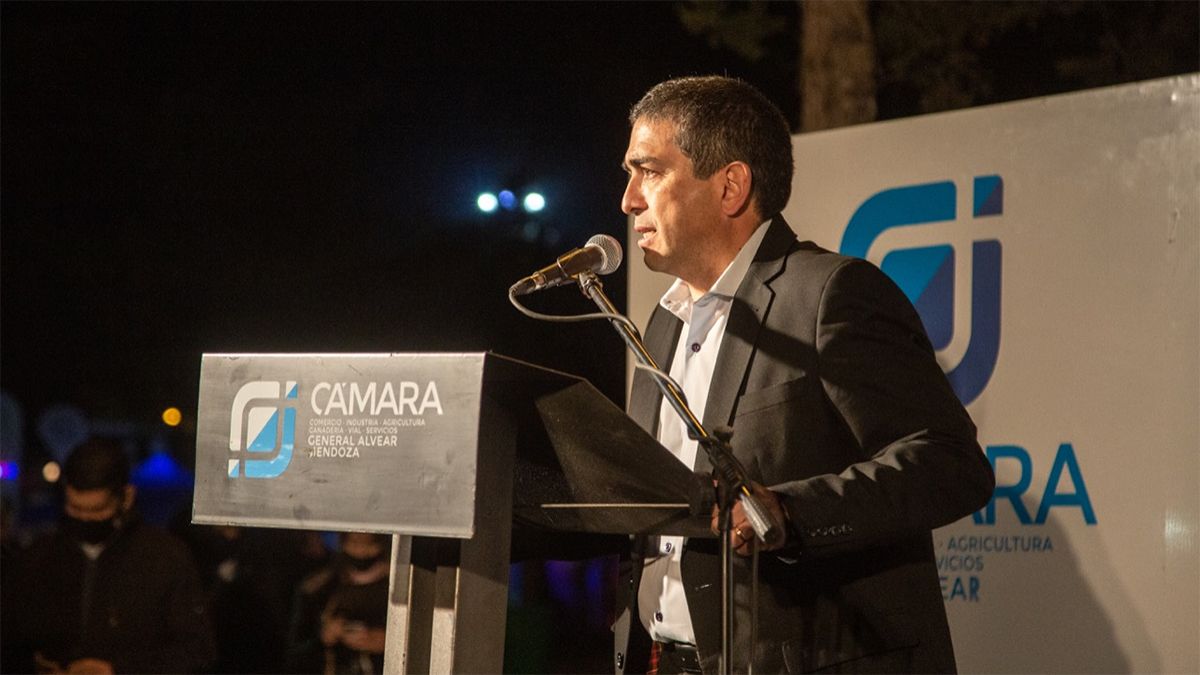 Walther Marcolini, intendente de Alvear, durante el acto de apertura de la Fiesta de la Ganadería.