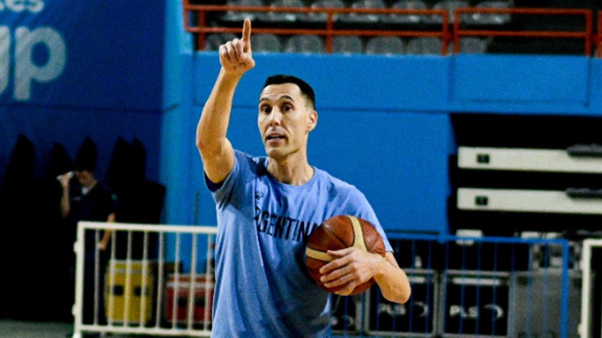 Pablo Prigioni reunió a sus 17 convocados este martes