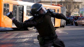 El caos sigue en Santiago y las protestas se extendieron a otras ciudades como La Serena