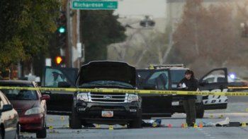 Dejando atrás un bebé y bombas, una pareja sembró el pánico en California