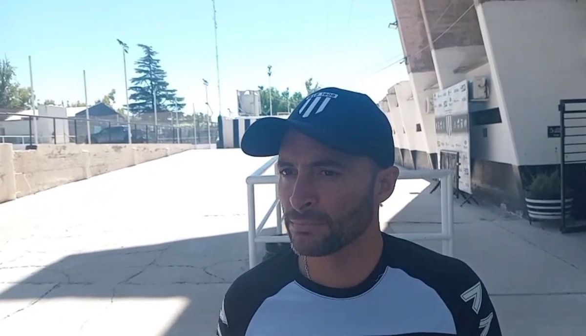 Joaquín Sastre dirigió la práctica de Gimnasia y Esgrima mientras se define el nuevo entrenador