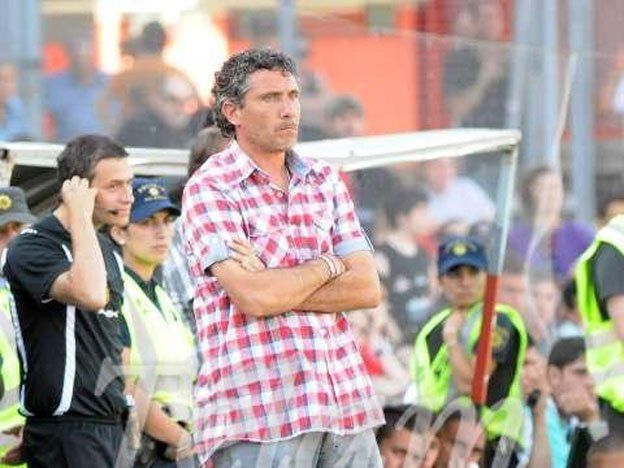 Diego Cagna se ofreció para dirigir al Villarreal de España