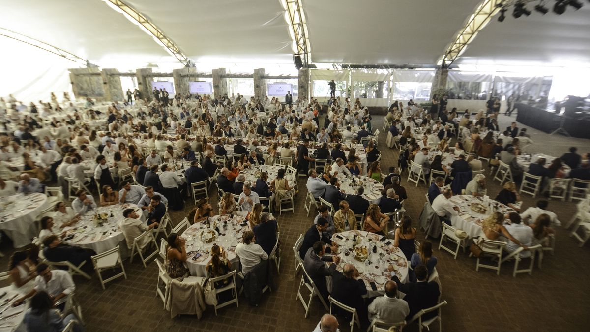 El tradicional almuerzo se realizará el próximo domingo 8 de marzo en la Estancia San Isidro , y como cada año convocará a representantes del sector empresario, comercial, social, político y cultural de la provincia y del país. El tradicional almuerzo se realizará el próximo domingo 8 de marzo en la Estancia San Isidro , y como cada año convocará a representantes del sector empresario, comercial, social, político y cultural de la provincia y del país.