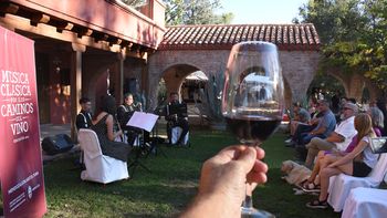 Mendoza llevó su oferta turística, vitivinícola y gastronómica a Paraguay en busca de visitantes Mendoza llevó su oferta turística, vitivinícola y gastronómica a Paraguay en busca de visitantes