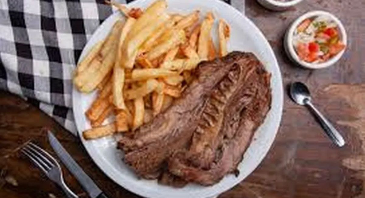 Sabores intensos: el bodegón porteño que ofrece carnes a la parrilla, pastas y mariscos